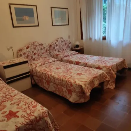 Sunny Garden Flat Near The Sea And The Centre * 利尼亚诺萨比亚多罗