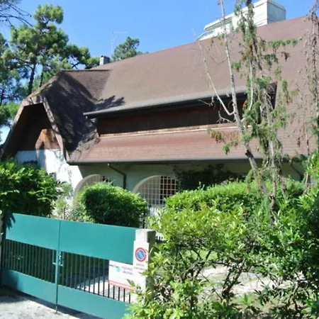 Sunny Garden Flat Near The Sea And The Centre 利尼亚诺萨比亚多罗